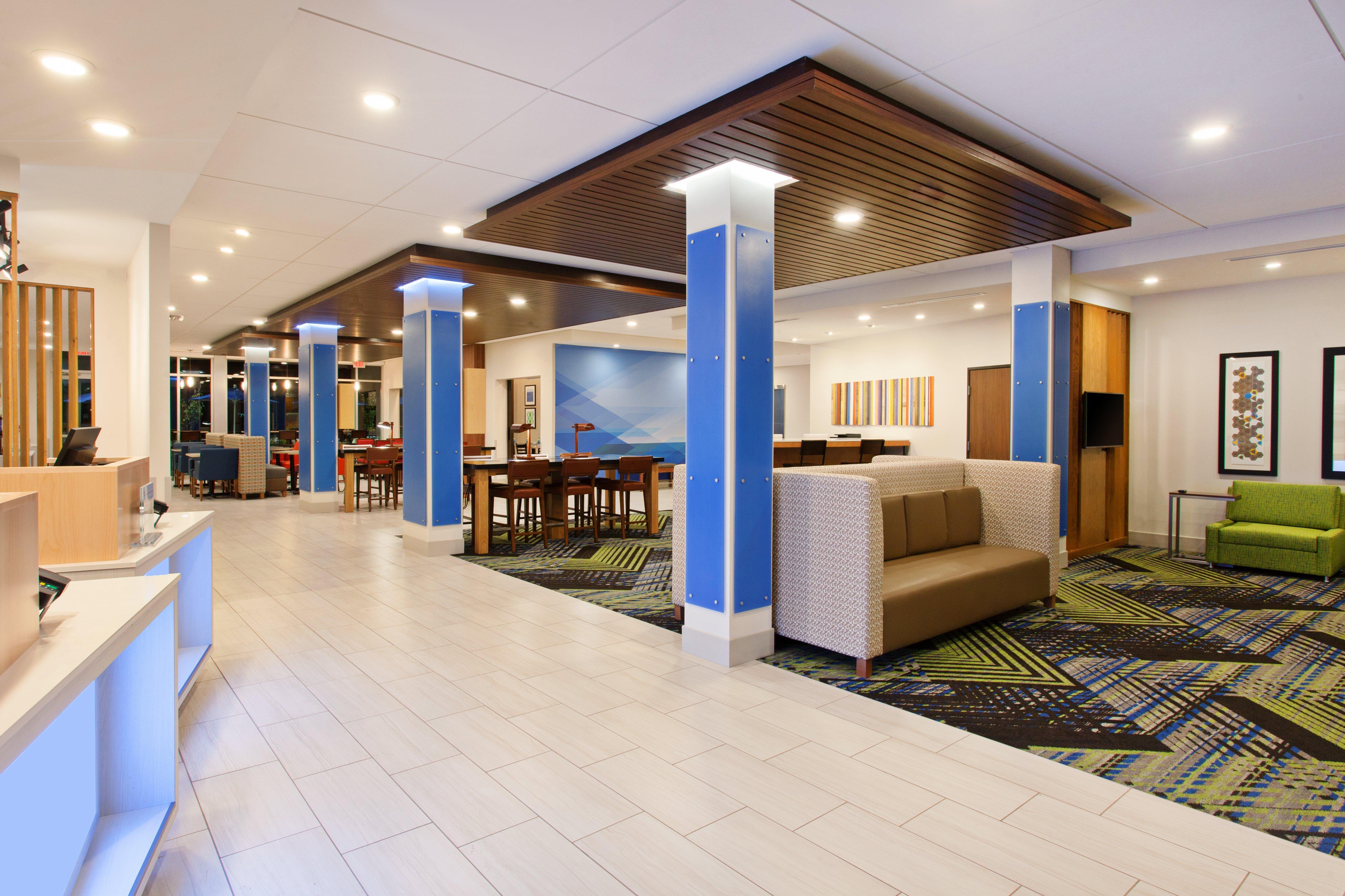 Holiday Inn Express & Suites - Moses Lake By Ihg Exterior foto